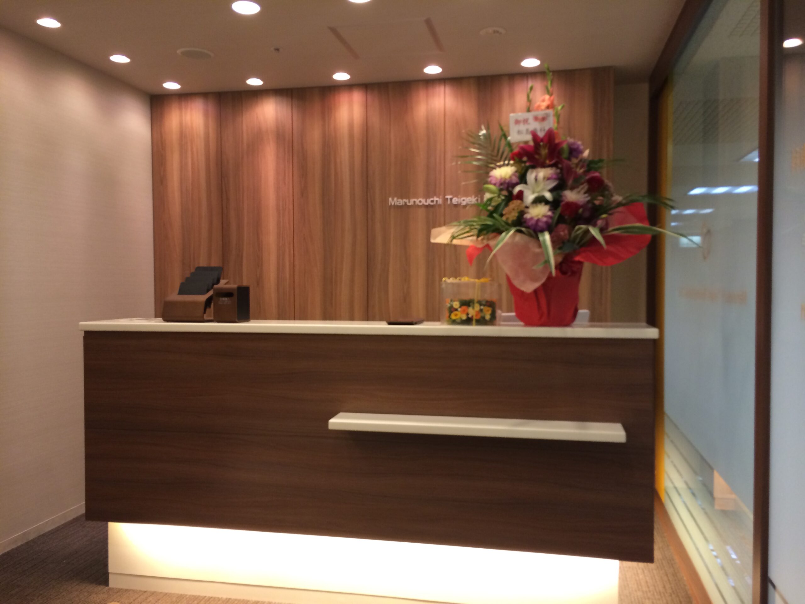 ラミネートベニアは保険適用される？治療費用の相場も合わせて解説