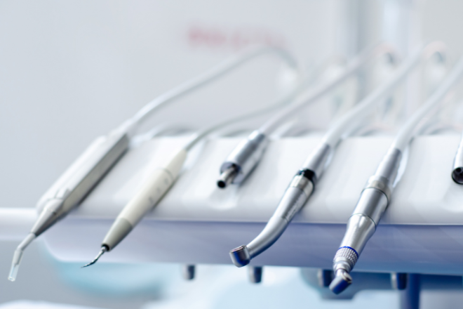 ラミネートべニアは削らない治療も可能？メリットデメリットも解説