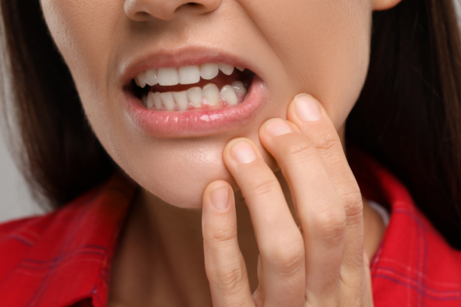 ラミネートべニアの失敗例～後悔しないためにもリスクとデメリットを知ろう～