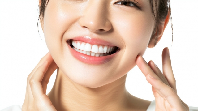 削らないラミネートベニアのデメリット｜審美治療で後悔しないために費用や向かないケースも詳しく解説